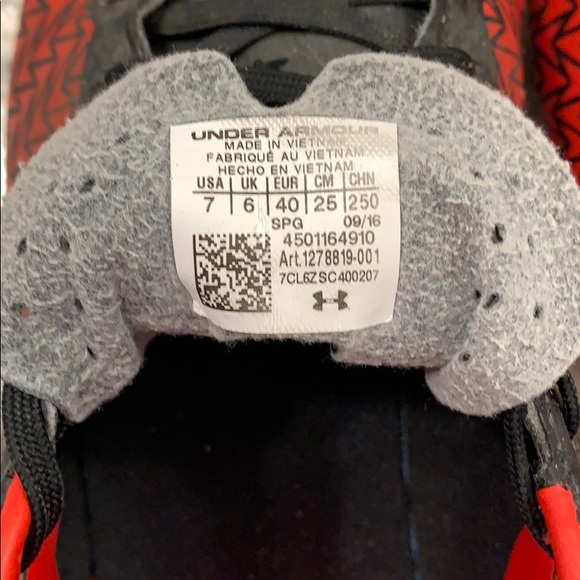 Red and Black Under Armour Soccer Cleats Size 7 - Picture 4 of 7